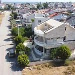 مكان تخييم With Private Pool In Altinkum ديديم