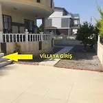 مكان تخييم With Private Pool In Altinkum