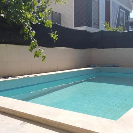 Кемпинг With Private Pool In Altinkum