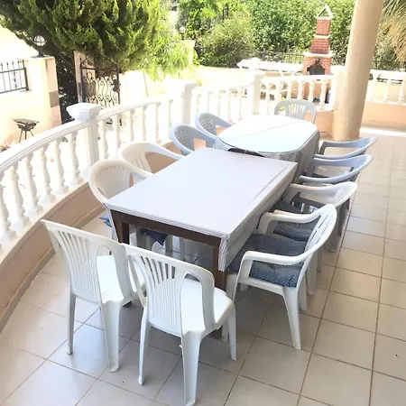 With Private Pool In Altinkum مكان تخييم