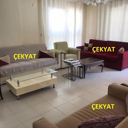Altinkumda 12 Kisilik Oezel Havuzlu Villa Κάμπινγκ