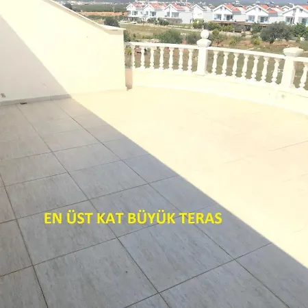 Altinkumda 12 Kisilik Oezel Havuzlu Villa * Didim