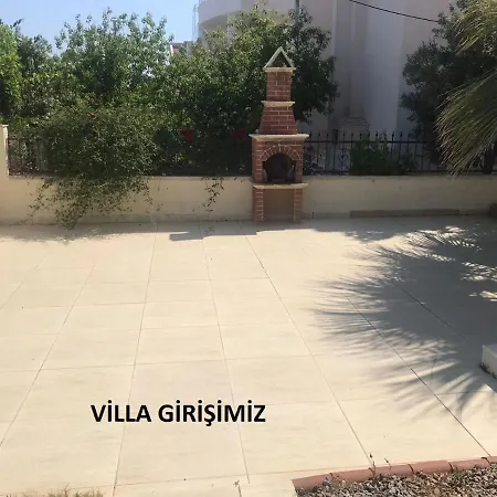 Altinkumda 12 Kisilik Oezel Havuzlu Villa Didim