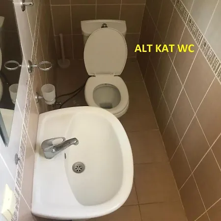 Kemping Altinkumda 12 Kisilik Oezel Havuzlu Villa