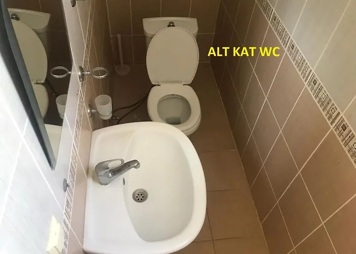 Campeggio With Private Pool In Altinkum